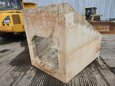 Lot 140cm x 190cm x 200cm Headwall (100cm x 100cm Centre)