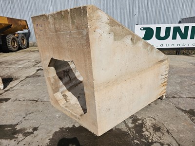 Lot 140cm x 190cm x 200cm Headwall (100cm x 100cm Centre)