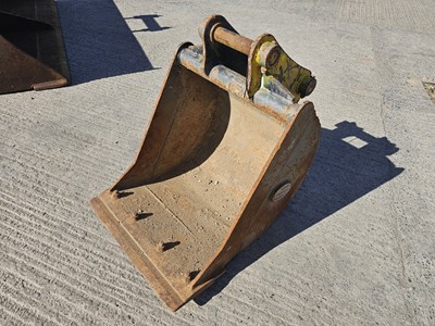 Lot Strickland 24" Digging Bucket 45mm Pin to suit 4-6 Ton Excavator