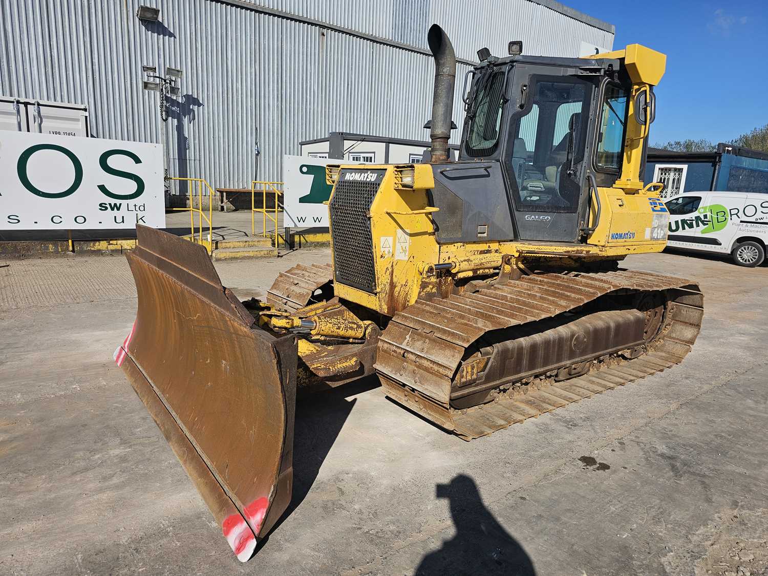 Lot 2006 Komatsu D41P-6 6 Way Pat Blade, A/C (EPA Compliant)