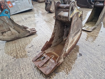 Lot 245 - Euro-Fab 22" Digging Bucket 80mm Pin to suit 20 Ton Excavator