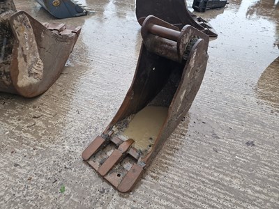 Lot 260 - 18" Digging Bucket 65mm Pin to suit 13 Ton Excavator