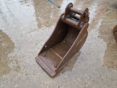 Lot 294 - 9" Digging Bucket 30mm Pin to suit Mini Excavator