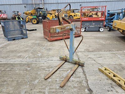 Lot 2019 Conquip CA102 Pallet Forks to suit Crane