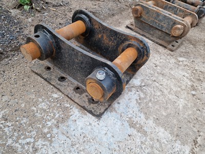 Lot 301 - Head Stock 60mm Pin to suit Kubota/Volvo 8 Ton Excavator