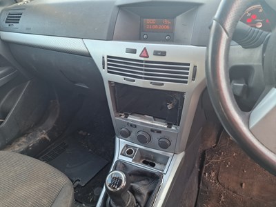 Lot 38 - 2006 Vauxhall Astra 1.7 Sportive CDTi 6 Speed Van, A/C (Category N Insurance Loss)