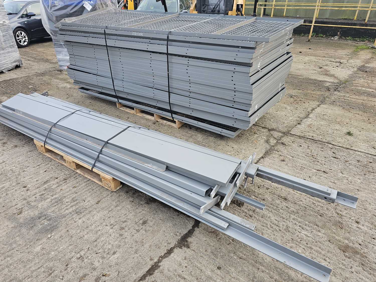 Lot 840 - Selection Of Mesh Caging & Frame Work