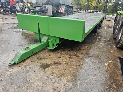 Lot 2009 SDC Tri Axle Flat Bed Bale Trailer, Air Brakes