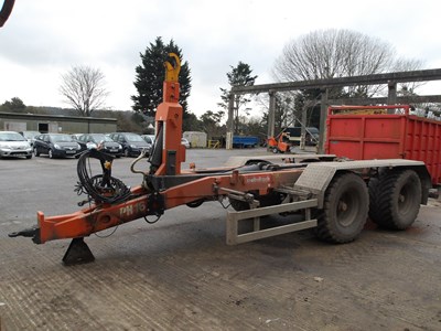 Lot 2021 Metaltech PH16 Hook Loader Trailer, Air Brakes, Rear Steer, Extending Rear Bumper