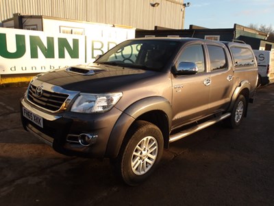 Lot 2015 Hilux Invincible D-4D 4WD 3.0, Auto ,Double Cab, Blue Tooth ,Reversing Camera ,A/C