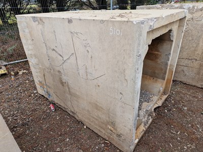 Lot 597 - 140cm x 140cm x 200cm Concrete Culvert, 100cm x 100cm Centre, 5.5Ton