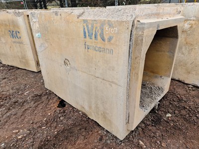 Lot 603 - 140cm x 140cm x 200cm Concrete Culvert, 100cm x 100cm Centre, 5.5Ton