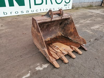 Lot 4FT Digging Bucket On 65mm Pins To Suit 13 Ton Excavator