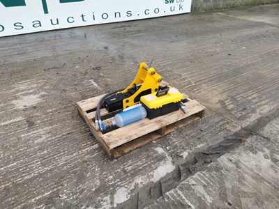 Lot SY400 Hydraulic Breaker with pipes, gas and toolbox.