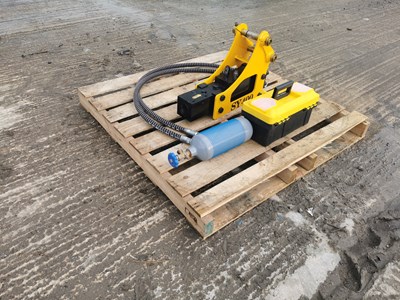 Lot SY400 Hydraulic Breaker with pipes, gas and toolbox.