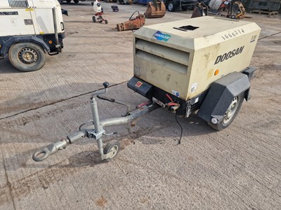 Lot 103 - 2015 Doosan 720 65CFM Single Axle Compressor