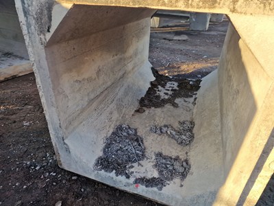 Lot 590 - 140cm x 140cm x 200cm Concrete Culvert, 100cm x 100cm Centre, 5.5Ton