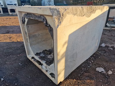 Lot 590 - 140cm x 140cm x 200cm Concrete Culvert, 100cm x 100cm Centre, 5.5Ton