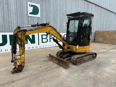 Lot 58 - 2017 CAT 303E CR, Rubber Track, Blade, Piped, Aux, Hydraulic Quick Hitch, LED Lights, Warning Beacons