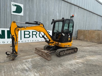 Lot 64 - 2018 JCB 8030 ZTS, Rubber Tracks, Blade, Hydraulic Quick Hitch, Piped, LED Lights, Warning Beacon