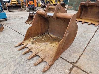 Lot 345 - 58" Digging Bucket 80mm Pin to suit 20 Ton Excavator