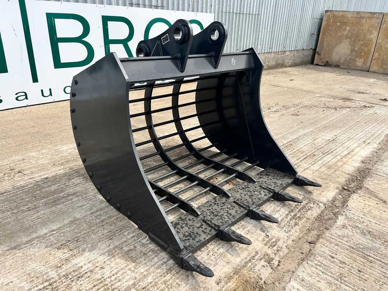 Lot 796 - Unused KBKC 5Ft Riddle Bucket On 80MM Pins