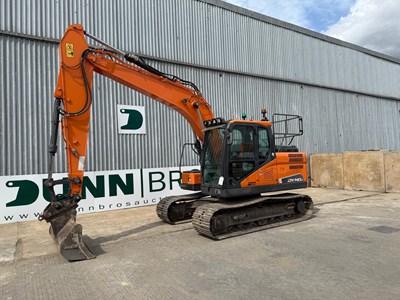 Lot 51 - 2020 Doosan DX140LC, 700mm Steel Tracks, Hydraulic QH, Piped, Aux Piping, Reverse Camera, Boxing Ring, A/C, Warning Beacons