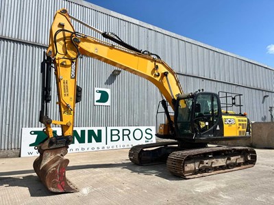 Lot 46 - 2017 JCB JS220 LC+, 700MM Steel Tracks, Piped, LED Lights, Hydraulic Quick Hitch, Warning Beacons, Ad Blue, Boxing Rings, Electric Fuel Pump