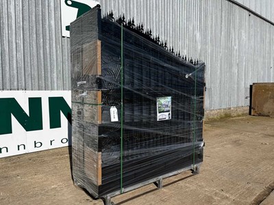Lot 152 - Unused 14ft Bi Parting Gates, Star Design (1 Pair)