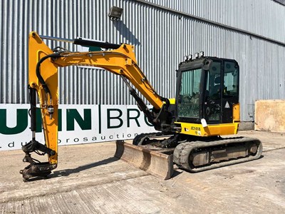 Lot 4 - 2018 JCB 85Z-1, Rubber Tracks, Blade, Piped, LED Lights, Hydraulic Quick Hitch, Warning Beacons