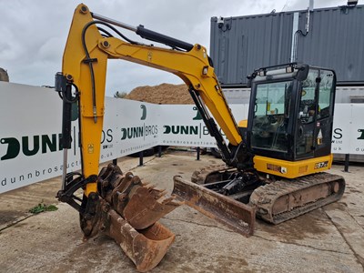 Lot 274 - 2017 JCB 57C-1 Rubber Tracks, Blade, Offset, JCB Hydraulic QH, Piped, 72", 30", 18" Bucket