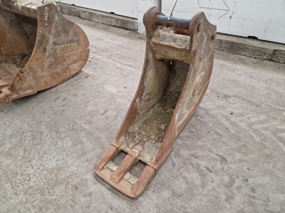 Lot Geith 18" Digging Bucket 65mm Pin to suit 13 Ton Excavator (Pin Centre 41cm, Dipper Width 26.5cm)