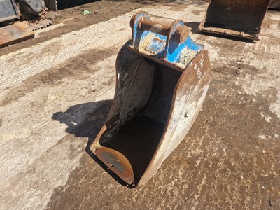 Lot Strickland 17" Digging Bucket 45mm Pin to suit 4-6 Ton Excavator