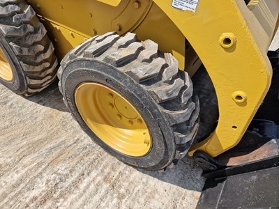 Lot 2012 CAT 216B3 Skidsteer Loader, Piped, Bucket