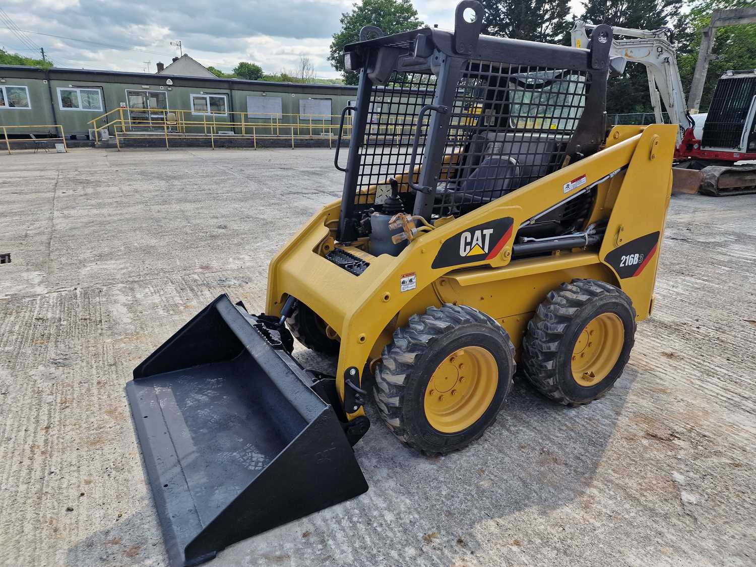 Lot 2012 CAT 216B3 Skidsteer Loader, Piped, Bucket