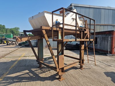 Lot 434 - CDE Vibrating Sand Screener Deck/Sand Wash Plant