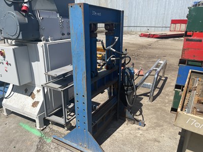 Lot 245 - 240Volt Wells Wellcut Stone Guillotine