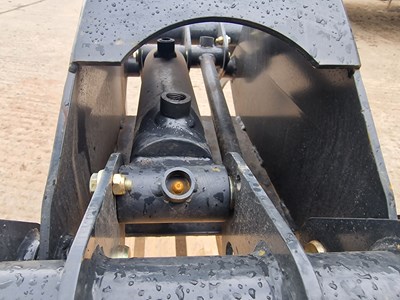 Lot Unused Haner HWG100 Hydraulic Rotating Log Grab to suit Crane