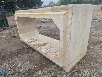 Lot 698 - 290cm x 100cm x 145cm Concrete Culvert, 250cm x 100cm Inner, 4.5 Ton