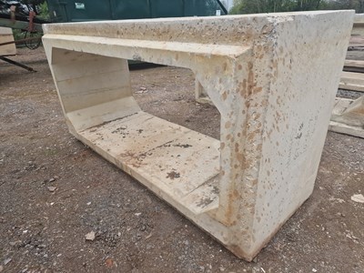 Lot 695 - 290cm x 100cm x 145cm Concrete Culvert, 250cm x 100cm Inner, 4.5 Ton