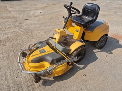 Lot 2008 Stiga Park Residence 4WD Petrol Ride on Lawnmower