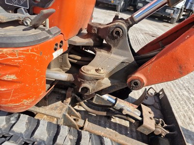 Lot 2018 Kubota K008-3 Rubber Tracks, Blade, Offset, Piped, Expanding Undercarriage, Roll Bar