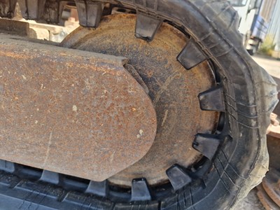 Lot 2018 Kubota K008-3 Rubber Tracks, Blade, Offset, Piped, Expanding Undercarriage, Roll Bar