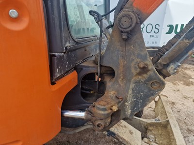 Lot 2019 Hitachi ZX26U-6 Rubber Tracks, Blade, Offset, Whites Manual QH, Piped