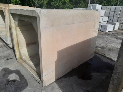 Lot 200cm x 140cm x 140cm Concrete Culvert, 100cm x 100cm Inner, 5.5 Ton