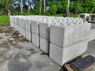 Lot 643 - 150cm x 60cm x 60cm Concrete Lego Block, 1.3 Ton (6 of)