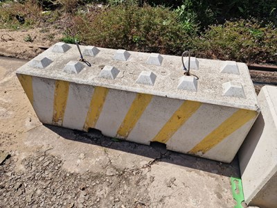 Lot 673 - 180cm x 60cm x 60cm Concrete Lego Block (Square Locks) (1 of)