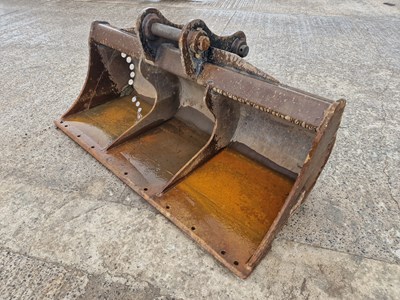 Lot 2019 Rhinox 72" Grading Bucket 65mm Pin to suit 13 Ton Excavator