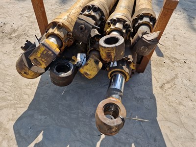 Lot CAT 330B Hoist Ram (4 of), Stick Ram (2 of), Bucket Ram (2 of)