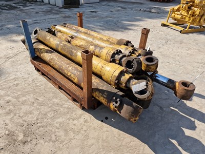 Lot CAT 330B Hoist Ram (4 of), Stick Ram (2 of), Bucket Ram (2 of)